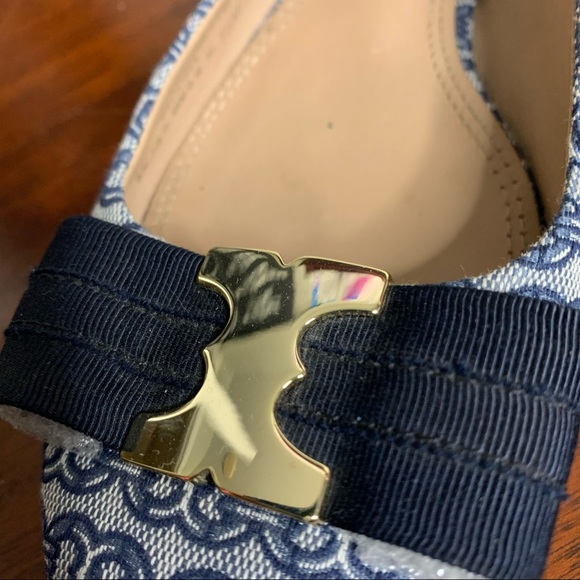 Tory Burch Link Print Textile Buckle Flats - Picture 4 of 12